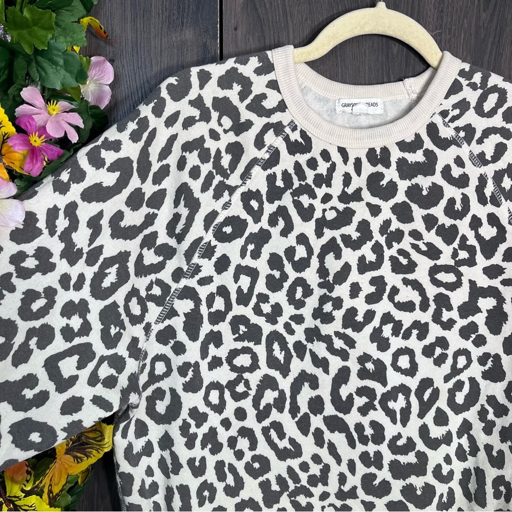 ./2/$40grayson Threads Leopard Print Crew Neck Pu… - image 5